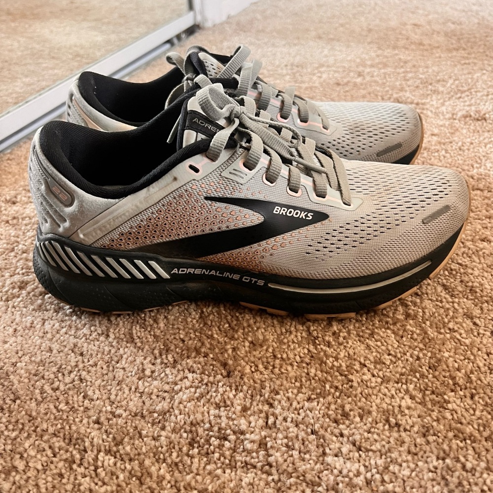 Brooks Adrenaline GTS Gray Running Shoes